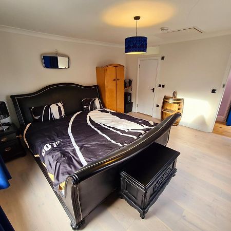 Southsea Royale Studio, James Bond, Parking, Seafront Portsmouth Bagian luar foto